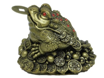 Золотая трехлапая лягушка с рисунком монеты 1 - фэн-шуй