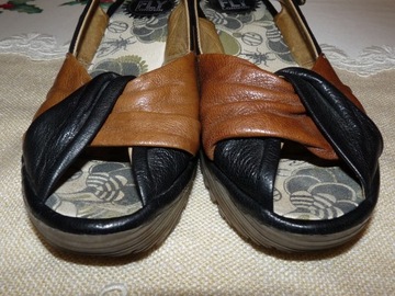 FLY LONDON stylowe skórzane sandały na koturnie 39/25 cm