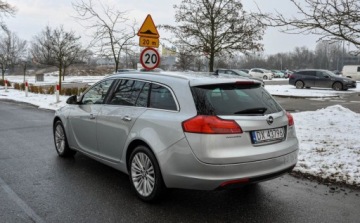 Opel Insignia I Sports Tourer 2.0 CDTI ECOTEC 130KM 2012 Opel Insignia 2,0CDTI 2012 r. 2.0 Diesel 130KM, zdjęcie 2