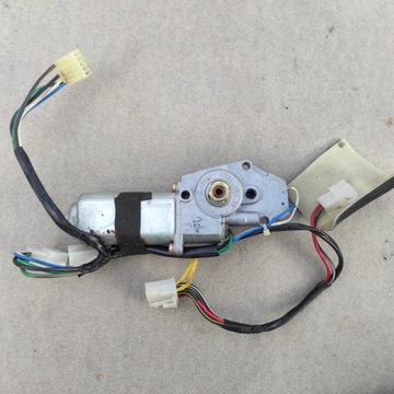 MOTOREK STŘEŠNÍHO OKNA MITSUBISHI PAJERO II