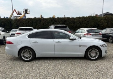 Jaguar XF II Sedan 2.0 i4D 163KM 2017 Jaguar XF Samochod z gwarancja 2.0 Diesel 163KM, zdjęcie 9