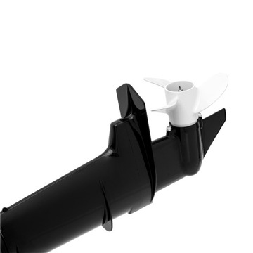 Двухтактный бензиновый подвесной двигатель с коротким валом.