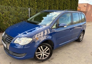 Volkswagen Touran I 2.0 FSI 150KM 2007 Volkswagen Touran 2.0 Benzyna Ladny Stan Klimatronik Kamera NAVI Zadbany