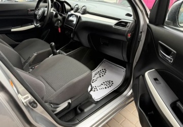 Suzuki Swift VI Hatchback 1.2 DualJet 90KM 2017 Suzuki Swift salon Polska, I wlasciciel, kamera cofania 1.2 Benzyna 90KM, zdjęcie 15
