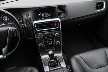 Volvo V60 I Kombi Facelifting 2.0 D3 DRIVE-E 150KM 2015 Volvo V60 D3 2.0, Skóra, Navi, Klima, Klimatronic, zdjęcie 7