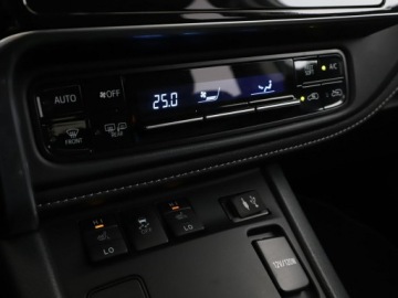 Toyota Auris II Hatchback 5d Facelifting 1.8 Hybrid 136KM 2018 Toyota Auris kamera grzane fotele tempomat, zdjęcie 24