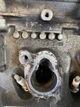 AUDI A3 1.6 HLAVA MOTORU 06B103373T