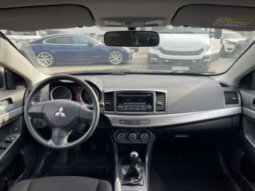 Mitsubishi Lancer IX Sedan 1.6 MIVEC 117KM 2015 Mitsubishi Lancer HAK Klimatyzacja Czujniki park., zdjęcie 8