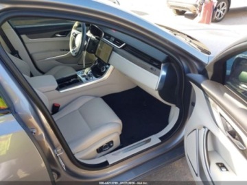 Jaguar XF II 2021 Jaguar XF SE P250 2021 2.0 Benzyna 247KM, zdjęcie 9