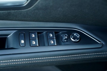 Peugeot 5008 II Crossover Facelifting 2.0 BlueHDi 177KM 2022 Peugeot 5008 GT kamera Skora adc Nawi PANORAMA bli, zdjęcie 13