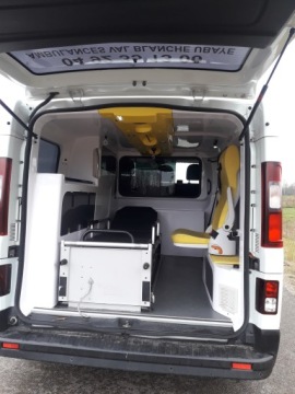 Renault Master IV Furgon FWD 2.3 dCi 150KM 2015 Renault Master 150KM AMBULANS KAMPER, zdjęcie 34