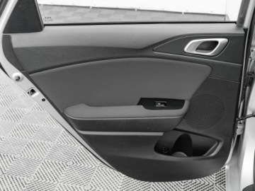 Kia Ceed III Kombi Facelifting 1.5 T-GDI 160KM 2022 Kia Cee'd GD4E984#1.5 T-GDI M 2 stref klima K.cof, zdjęcie 21