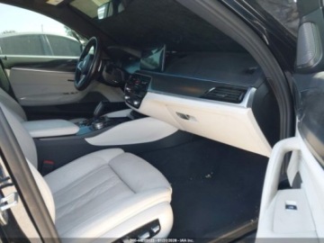 BMW Seria 5 G30-G31 2022 BMW Seria 5 530e 2022 2.0 Hybryda 181KM, zdjęcie 10