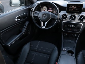 Mercedes CLA C117 Coupe 2.0 250 211KM 2013 Mercedes CLA 250, Salon Polska, Automat, Skóra, zdjęcie 6