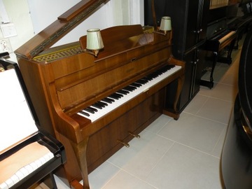 pianino Schimmel z nózkami czypendal stan idealny