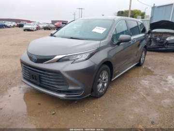 Toyota Sienna III 2021 Toyota Sienna LE 2021 2.5l 2.5 Hybryda 189KM, zdjęcie 1