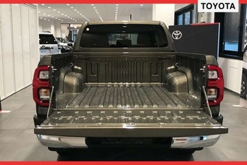 Toyota Hilux VIII Podwójna kabina Facelifting 2.4 D-4D 150KM 2023 Od ręki - Toyota Hilux SR5 2.4 150KM | Tempomat adaptacyjny!, zdjęcie 3