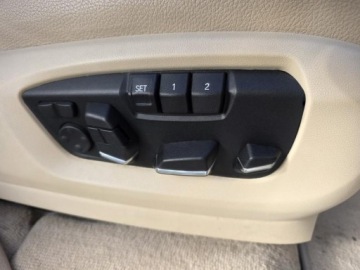 BMW X5 F15 SUV xDrive50i 450KM 2014 BMW X5 xDrive50i V8 4.4 450KM*Salon PL Bezwypadkowy * VAT23% * Individual, zdjęcie 37