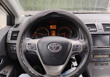 Toyota Avensis III Wagon 2.0 D-4D 126KM 2010 Toyota Avensis 2010r, 2.0 DIESEL. Lekko uszkodzony przod. Jezdzi. 2.0, zdjęcie 10