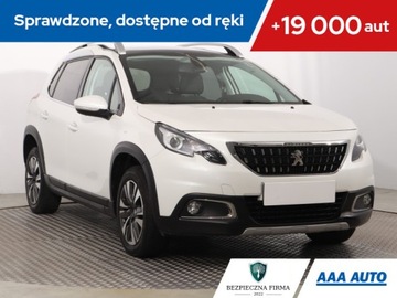 Peugeot 2008 I SUV Facelifting 1.2 PureTech 130KM 2017 Peugeot 2008 1.2 PureTech, Salon Polska