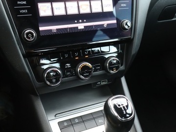 Skoda Octavia III Liftback Facelifting 1.6 TDI 115KM 2019 Skoda Octavia 1.6 TDI, Salon Polska, Klima, zdjęcie 11