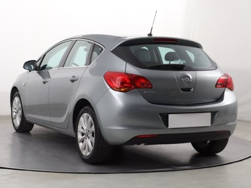 Opel Astra J Hatchback 5d 1.4 Twinport ECOTEC 100KM 2011 Opel Astra 1.4 16V, Klima, Parktronic,ALU, zdjęcie 3
