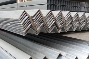 Kątownik ocynkowany 30x30x2,0 mm długość 6 mb.