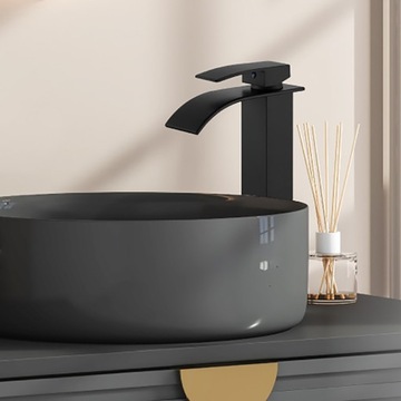 ЧЕРНАЯ СТАНДАРТНАЯ ВАННАЯ КОМНАТА Умывальник Водопад