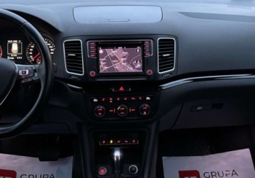 Volkswagen Sharan II Van Facelifting 1.4 TSI 150KM 2022 Volkswagen Sharan 1.4TSI 150KM DSG Highline Bixenon CarPlay FV23 SAlon PL, zdjęcie 16