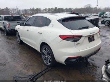 Maserati Levante 2021 Maserati Levante S 2021 3.0 Benzyna 424KM, zdjęcie 3