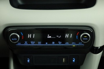 Toyota Yaris IV Hatchback 1.5 Hybrid Dynamic Force 116KM 2021 Toyota Yaris 1.5 VVT-i Hybrid, Salon Polska, zdjęcie 11