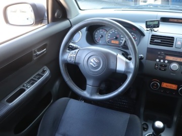 Suzuki Swift IV 2009 Suzuki Swift 1.3, 4X4, Klima, Klimatronic, zdjęcie 6
