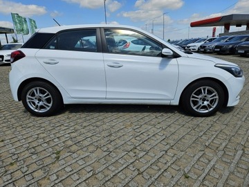 Hyundai i20 I Hatchback 5d Facelifting 1.4 CVVT 100KM 2015 Hyundai i20 1,4 benzyna 100KM automat salon polska, zdjęcie 17