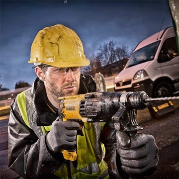 3-ФУНКЦИОНАЛЬНАЯ УДАРНАЯ ДРЕЛЬ SDS+ 710 Вт D25033K DEWALT