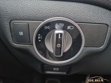 Mercedes Klasa A W176 Hatchback 5d 1.8 180 CDI BlueEFFICIENCY 7G-DCT 109KM 2013 Mercedes-Benz Klasa A A180 Automat Bi-Xenon 1.8 Diesel 109KM, zdjęcie 27