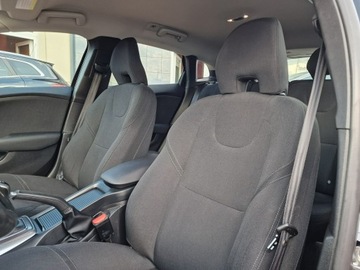 Volvo V40 II Hatchback 1.6 D2 115KM 2014 Volvo V40 Bi-Xenon Ledy Digital, zdjęcie 17