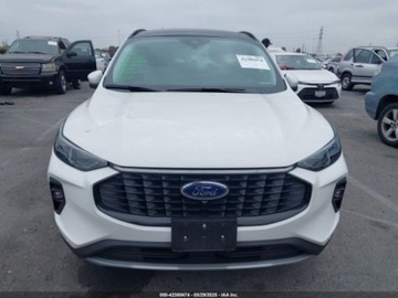 Ford Escape III 2023 Ford Escape 2023 FORD ESCAPE PHEV 2.5 Hybryda 163KM, zdjęcie 4