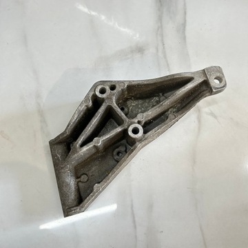 UCHYCENÍ DRŽÁK MOTORU AUDI 80 B4 PASSAT B5 053145515