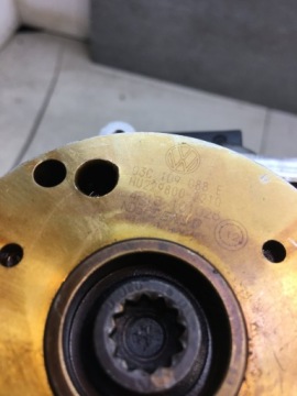 ВАЛ ГОЛОВКИ ЦИЛИНДРОВ GOLF V 1.6 FSI 03C103358F