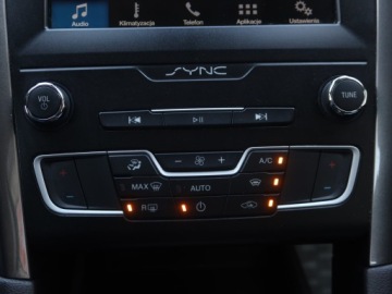Ford Mondeo V Liftback Facelifting 2.0 EcoBlue 150KM 2019 Ford Mondeo 2.0 EcoBlue, Salon Polska, Klima, zdjęcie 15