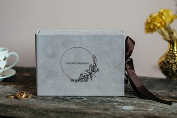 Бархатная фотокоробка 10х15 с гравированной лентой