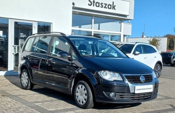 Volkswagen Touran I 1.6 102KM 2009 Volkswagen Touran 1,6 MPI 102kM Klimatronik,Tempomat,7 miejsc 1.6 Benzyna, zdjęcie 1