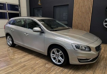 Volvo V60 I Kombi Facelifting 2.0 D2 DRIVE-E 120KM 2017 Volvo V60 D2 NAVI ZAREJESTROWANY gwarancja manual SKORA 2.0, zdjęcie 4