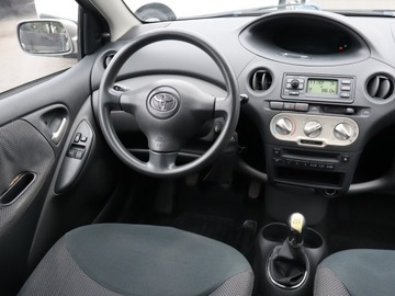 Toyota Yaris I 1.3 i 16V 86KM 2003 Toyota Yaris 1.3 VVT-i, Salon Polska, zdjęcie 6