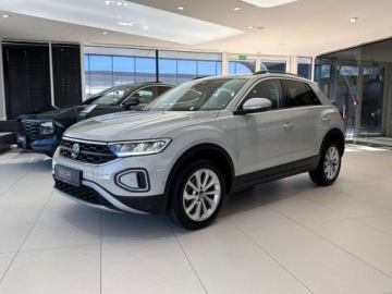 Volkswagen T-Roc I SUV Facelifting 1.5 TSI ACT 150KM 2023 Volkswagen T-Roc Life Kamera cofania LED CarPlayAndroid Auto Podgrzewan