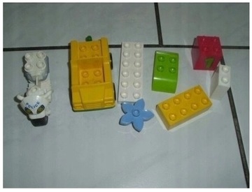LEGO Duplo блокирует автомобили
