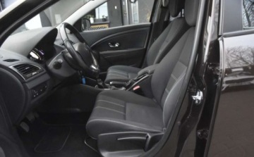 Renault Megane III Hatchback Facelifting 2013 1.6 16V 110KM 2014 Renault Megane Renault Megane 1.6 16V Color Edition 1.6 BenzynaLPG 110KM, zdjęcie 6