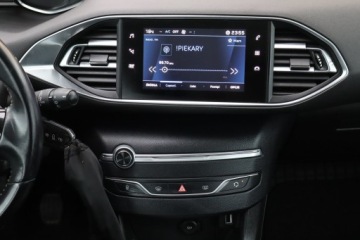 Peugeot 308 II SW Facelifting 1.5 BlueHDI 130KM 2019 Peugeot 308 1.5 BlueHDi, Salon Polska, zdjęcie 12