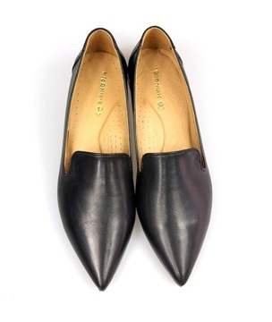 KLASYCZNE LEKKIE W SZPIC SKÓRA NATURALNA (ADORA) 40