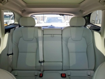 Volvo XC60 II 2022 Volvo XC 60 B5 Momentum 2022 2.0l 2.0 Benzyna 247KM, zdjęcie 10